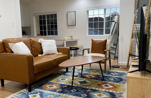 Simi Valley Apartment | No Cleaning Fee - Spacious Modern Studio in the heart of Simi Valley