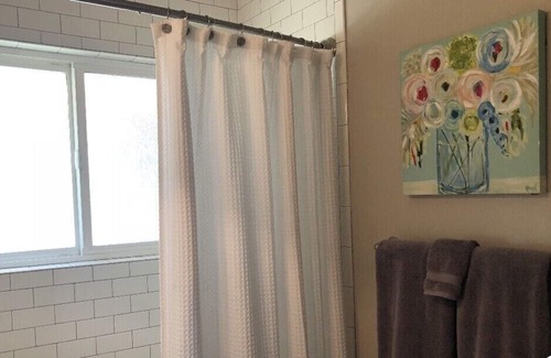 Oak View Apartment | No Cleaning Fees Come relax, sunbath, sit around the fire, dine and enjoy life