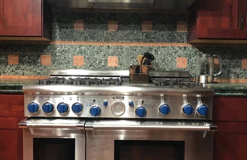 Western Malibu Villa | NO FIRE DAMAGE & NEW POWER GENERATOR! Views,beach,spa,pool table,ping pong,BBQ