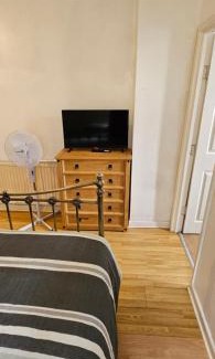 Riverside Apartment | No Frills & Nothing Fancy 1 Bed Studio City Centre