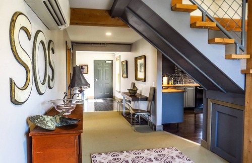 Belfast Apartment | No hidden cleaning charges. Huge 3bd/3ba apartment with tons of waterviews.