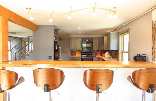 Belfast Apartment | No hidden cleaning charges. Huge 3bd/3ba apartment with tons of waterviews.