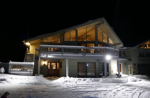 Stratton Mountain Ski Chalet | NO LONG TERM RENTALS - Located across the street from the Lower Wanderer Trail