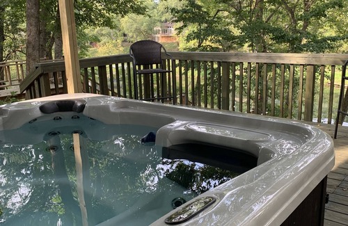 Heber Springs House | NO ORDINARY TRAILER! A delightful getaway on The Little Red River with hot tub!