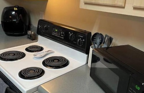 Stockbridge Apartment | No Place Like Home