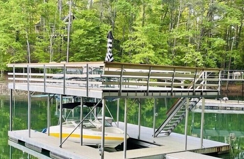 Buford Cabin | No Salt Shack - Ask about boating packages !