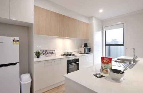 Woodville North House | No Stairs Dbl Garage Aircon Woodville North