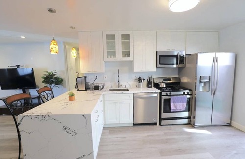 Capistrano Beach House | No Stairs! Walk 2 Ocean, FastWiFi, PoolTable, Magnolia Perch!