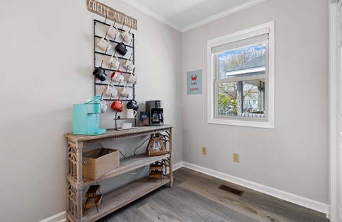 Sunset Beach House | No Worries Sunset Beach-Coastal Bungalow, Walk to the beach