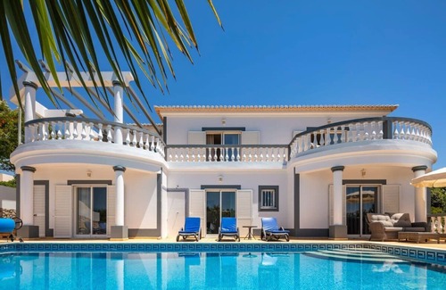 Vila do Bispo Villa | Nº23 Golfe Santo Antonio - Beautifully furnished 3 bedroom Villa with pool, sea