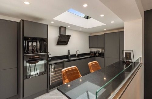 Saundersfoot House | No3 Highpoint luxury townhouse, 2en-suite bedrooms onsite indoor swimming pool