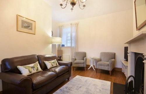 Bamburgh House | No9 Budle Sands