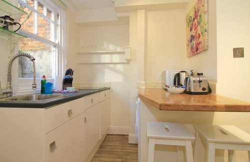 Summertown Apartment | Noa Residence