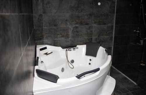 Lekki Phase 1 Hotel | Noah's Ark Hotel & Suites
