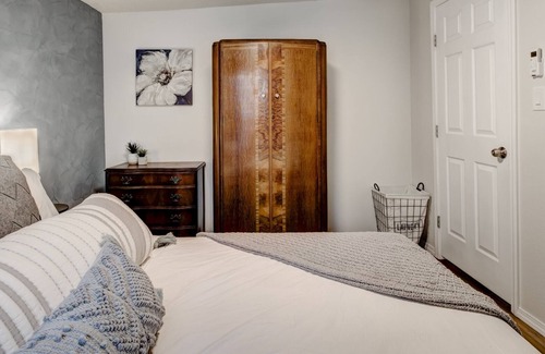 University Heights House | Nob Hill Oasis B | 1 Bed, 1 Bath