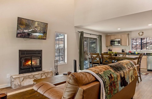 Eagar Cabin | Noble Estates Cabin · Luxe Forest Escape