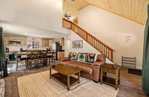Eagar Cabin | Noble Estates Cabin · Luxe Forest Escape