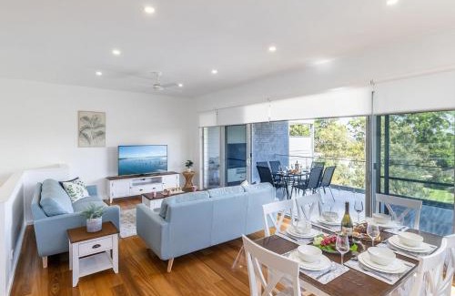 Soldiers Point House | Noemis Place 7 Cromarty Road water views and boat parking available in the driveway