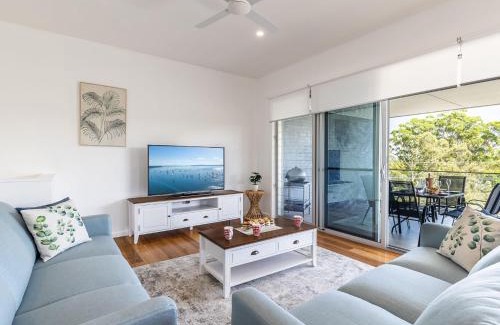 Soldiers Point House | Noemis Place 7 Cromarty Road water views and boat parking available in the driveway
