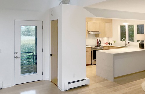 Aquebogue House | NoFo Salt Box - Contemporary bright House