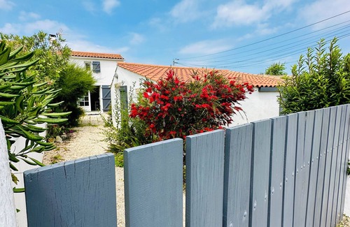 Barbatre House | Noirmoutier Island. 500m from the beach. Impasse. Calm. Garden not overlooked.