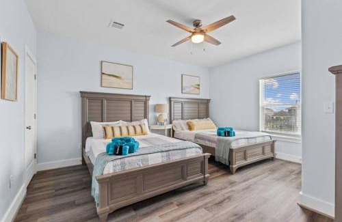 Crystal Beach House | Noisywaves - Beachfront Paradise with Hot Tub, Yard, and Game Room