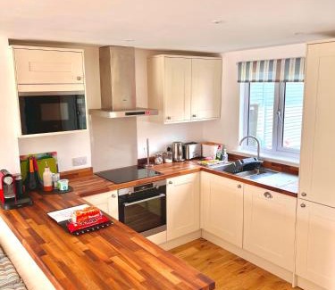 South Cerney House | Nola Lodge