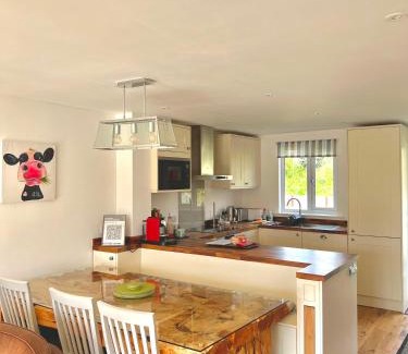 South Cerney House | Nola Lodge