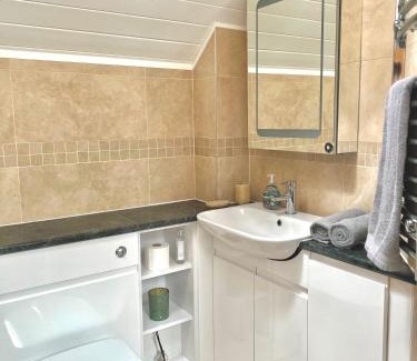 South Cerney House | Nola Lodge