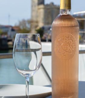 La Rochelle City Centre Boat Rental | Nomad