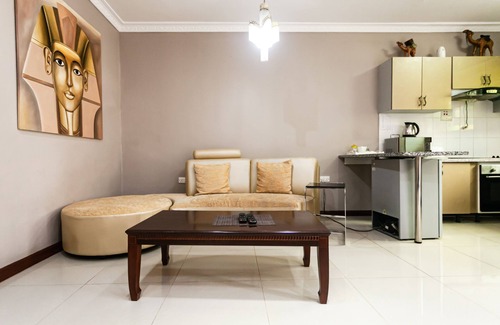 Lusaka Cabin | Nomads Court Lodge