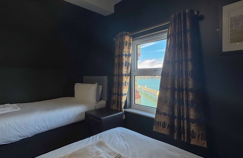 Bangor Hotel | Nomi Rooms and Restaurant