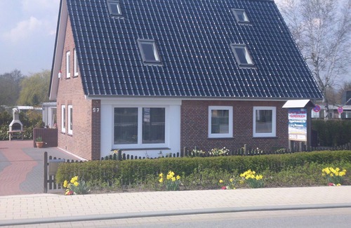 Haffkrug Apartment | Non smoking apartment for 2 adults + 1 toddler in direct beach location