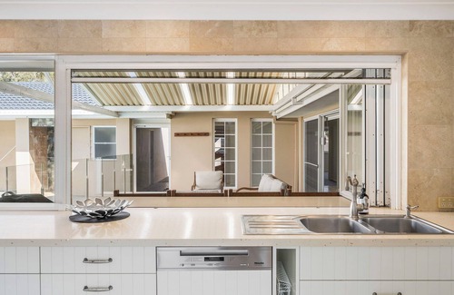 Port Macquarie House | Noojee, Stunning waterfront property on the canals