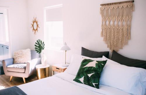 Angelino Heights Hotel | Noon on Sunset Hill