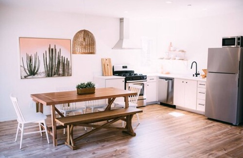Angelino Heights House | Noon on Sunset Hill