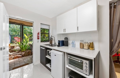 Tinbeerwah House | Noosa Hinterland Retreat