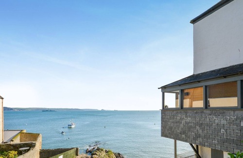 Cawsand Cottage | Nor Nour - sleeps 6 guests in 3 bedrooms