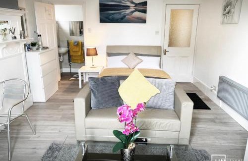 Streatham Apartment | Norbury House - Apratment 1b