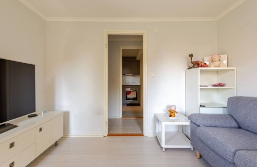 Spanga - Tensta Apartment | Nordic Comfort by Metro & Buses & Free Parking