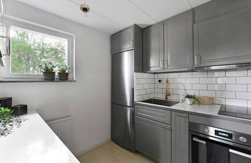 Spanga - Tensta Apartment | Nordic Comfort by Metro & Buses & Free Parking