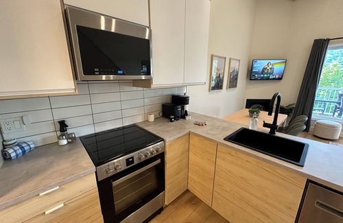 Mont-Tremblant Village Apartment | Nordic Fristad - Close to the lake and the ski mountain!