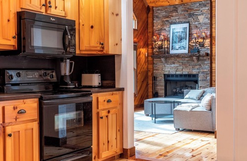 Hiawassee House | Nordic style mounting cabin - 3-bedroom house in amazing Hiawassee with WiFi, AC