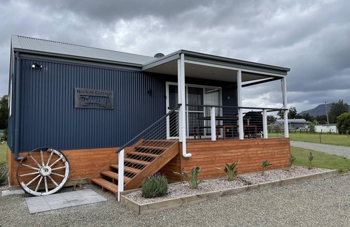 Broke Cottage | Norfolk Cottage - Cute and convenient for your next escape