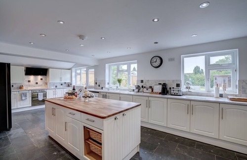 Heacham Cottage | Norfolk Luxe Beach House Sleeps 8 Dog Friendly