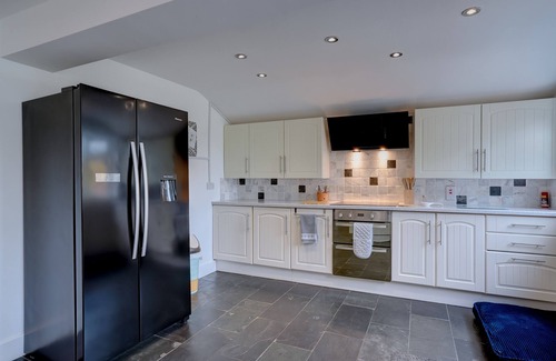 Heacham Cottage | Norfolk Luxe Beach House Sleeps 8 Dog Friendly