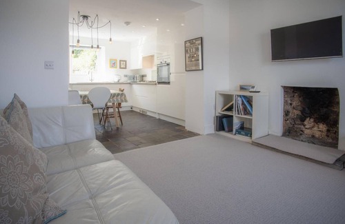 Pembroke House | Norgans Terrace - 3 Bed Holiday Home - Pembroke