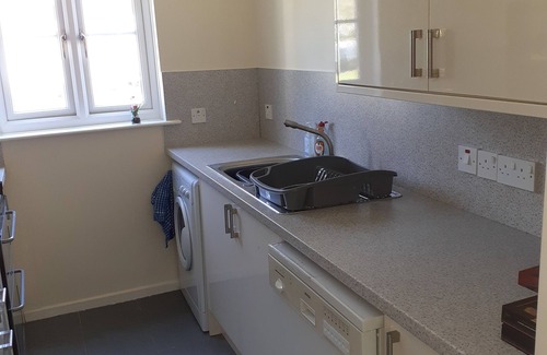South Cerney Cabin | Norhavn Lodge-Set on the Gated Lakeside Complex with Facilities