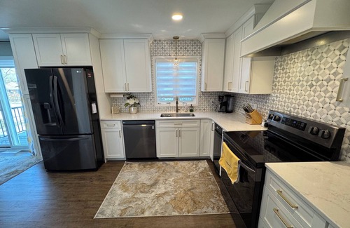 Dubuque House | Norland Getaway, great west end location, Hot Tub-Pet friendly, Arcade!