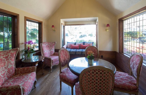 Golden Rectangle Hotel | Normandy Inn